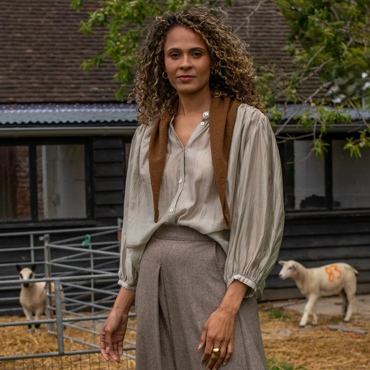 Chalk one size Blouse in Taupe