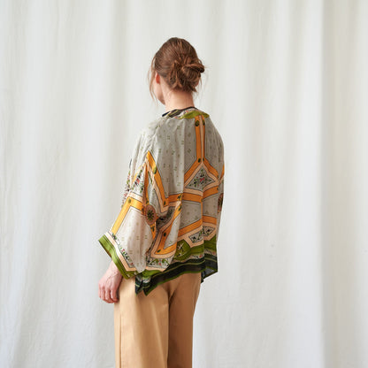 One Hundred Stars - Fleur De Lys Gold Kimono