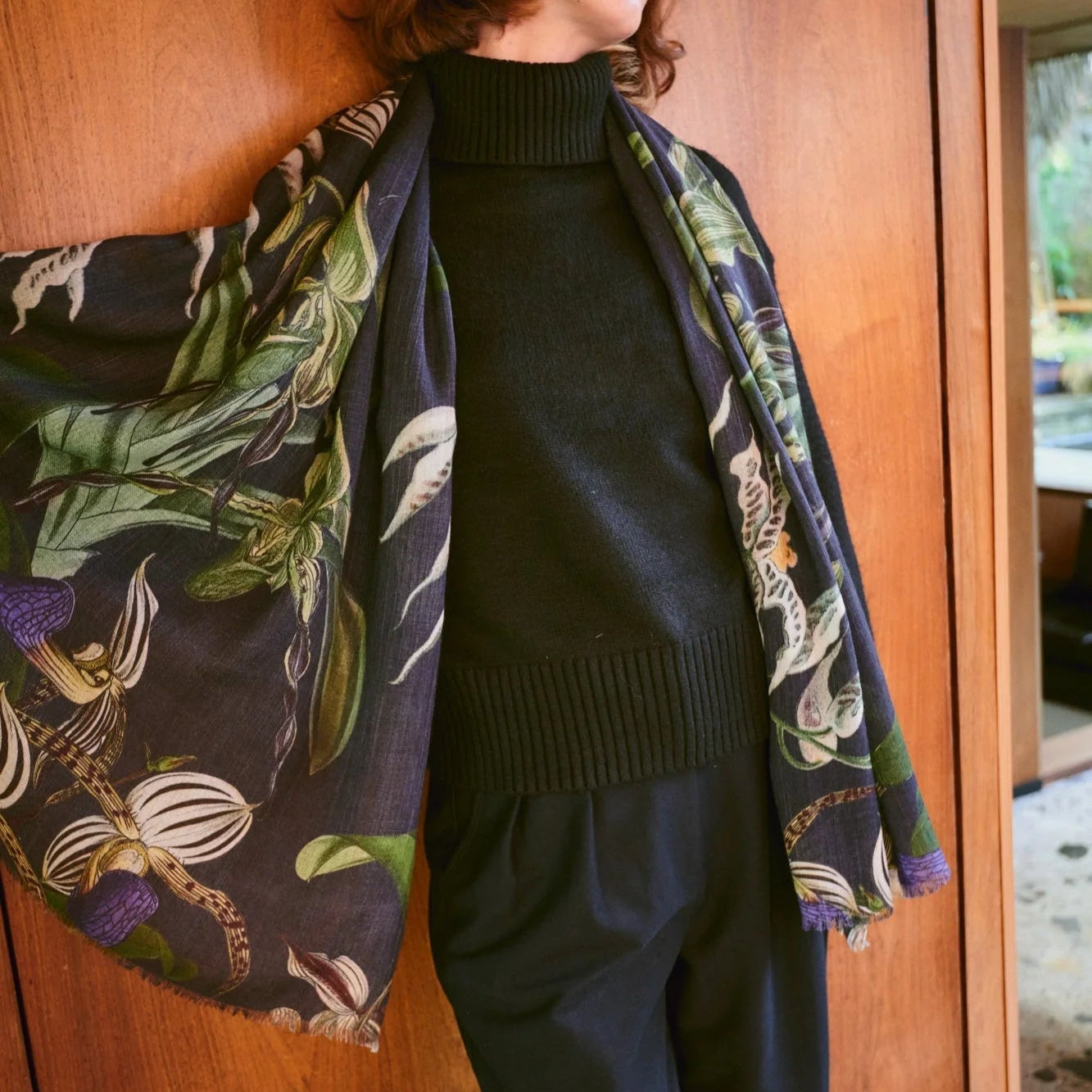Orchid Black Wool Scarf