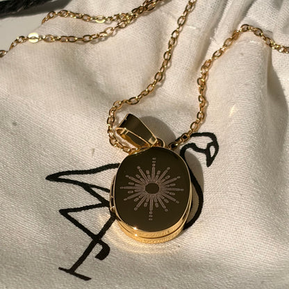 Black Flamingo - Sunny Locket