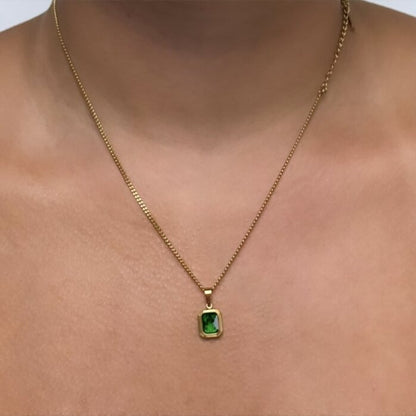 Black Flamingo - Em necklace - Green Gemstone